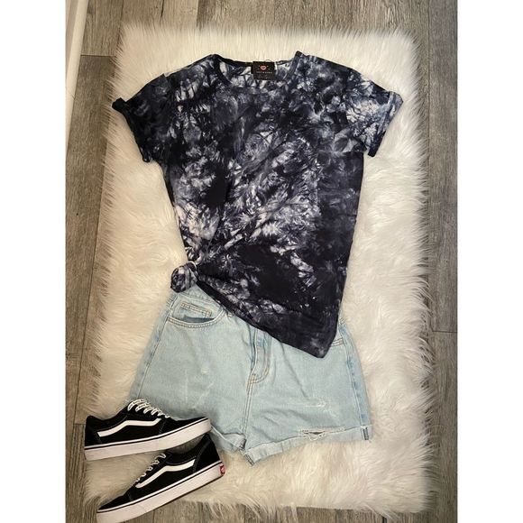 🆕Blue tie dye tee - Picture 3 of 3